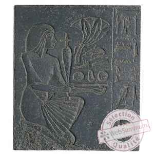 Fragment de la stele de dedia : l\'homme Rmngp -PE000643